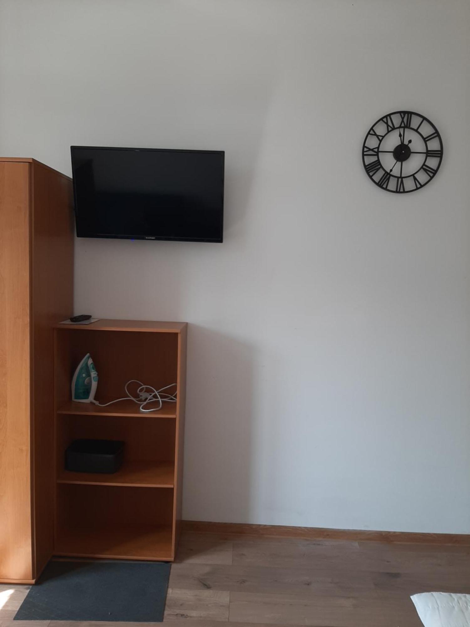 Apartamenty Marco 3-Bis- Przy Dworcu-Stare Miasto-Super Wi Fi クラクフ エクステリア 写真